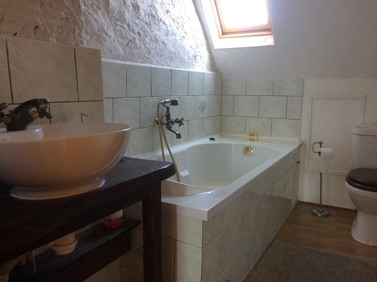 Les Hauts Paturages Bed & Breakfast Ossun-ez-Angles ภายนอก รูปภาพ